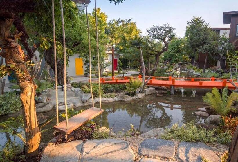 Tolopoti Hotel & Resort