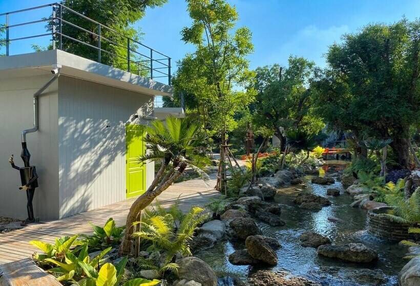 Tolopoti Hotel & Resort