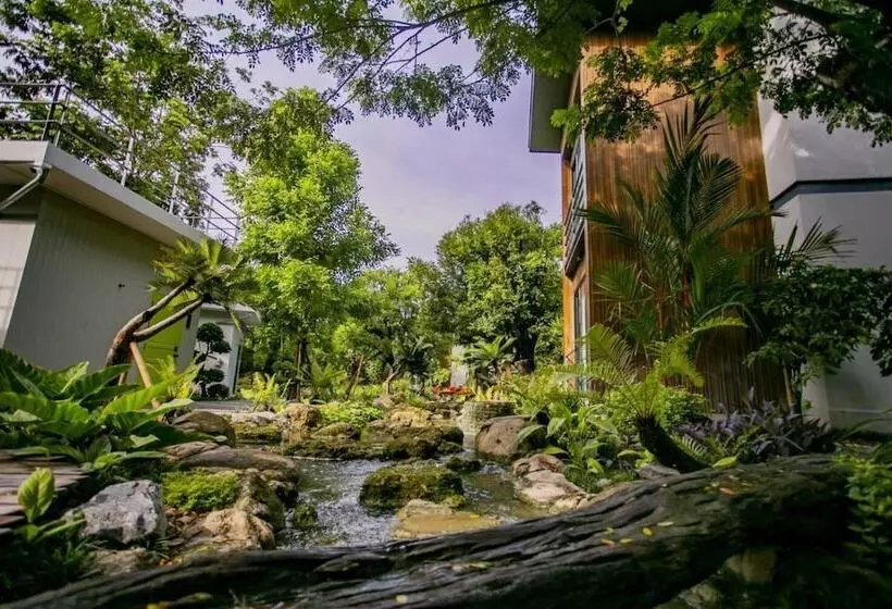 Tolopoti Hotel & Resort