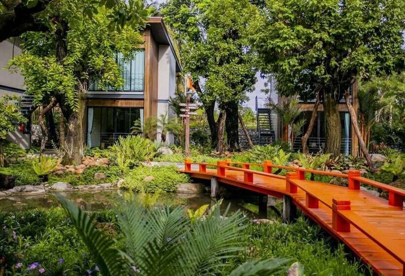 Tolopoti Hotel & Resort