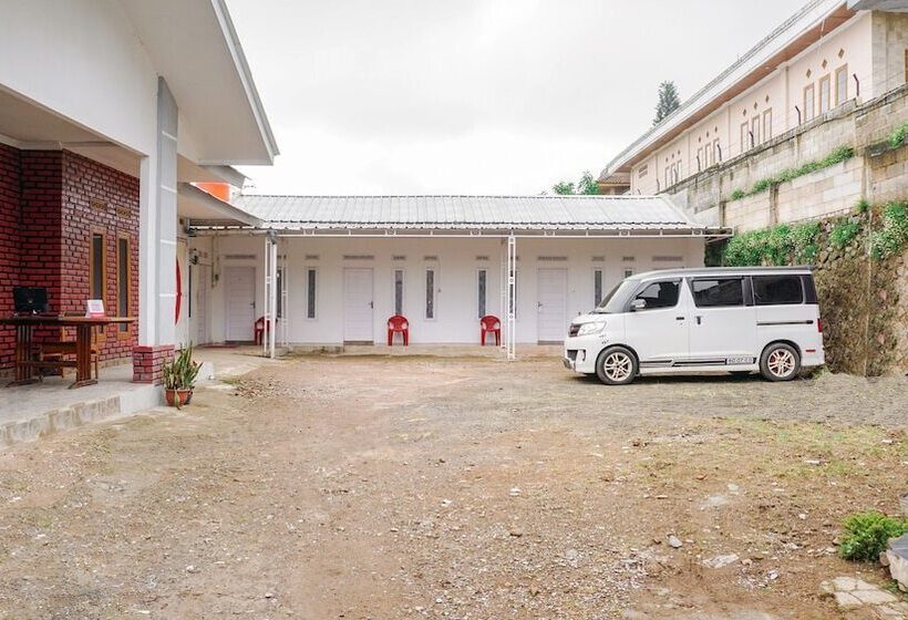 فندق صغير Cempaka Homestay By Oyo Rooms