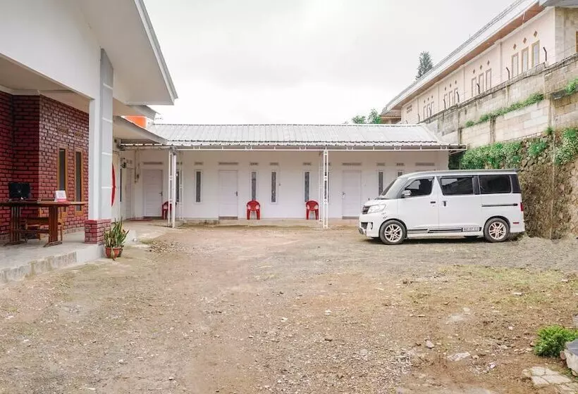 ユースホステル Cempaka Homestay By Oyo Rooms