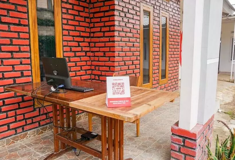 ユースホステル Cempaka Homestay By Oyo Rooms