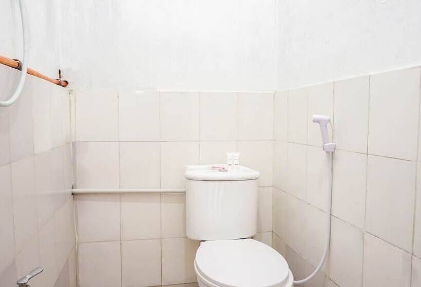 فندق صغير Cempaka Homestay By Oyo Rooms