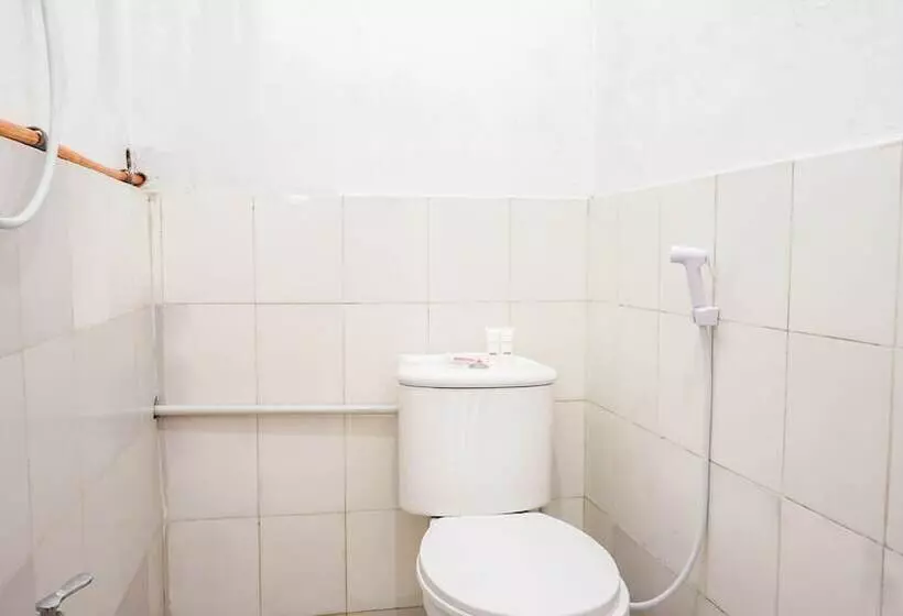 ユースホステル Cempaka Homestay By Oyo Rooms