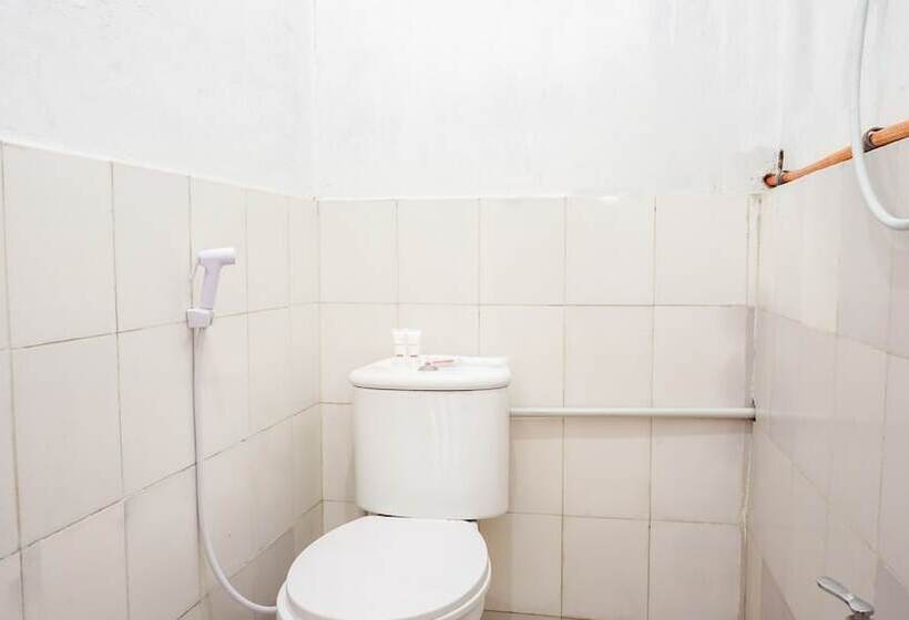 فندق صغير Cempaka Homestay By Oyo Rooms