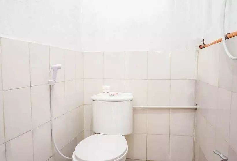 ユースホステル Cempaka Homestay By Oyo Rooms