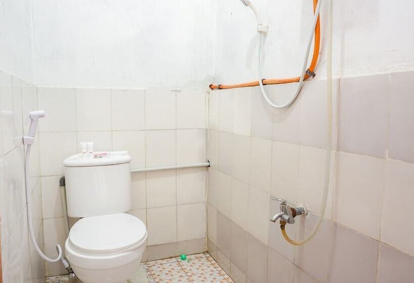 فندق صغير Cempaka Homestay By Oyo Rooms