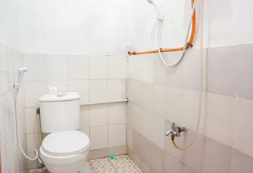 ユースホステル Cempaka Homestay By Oyo Rooms