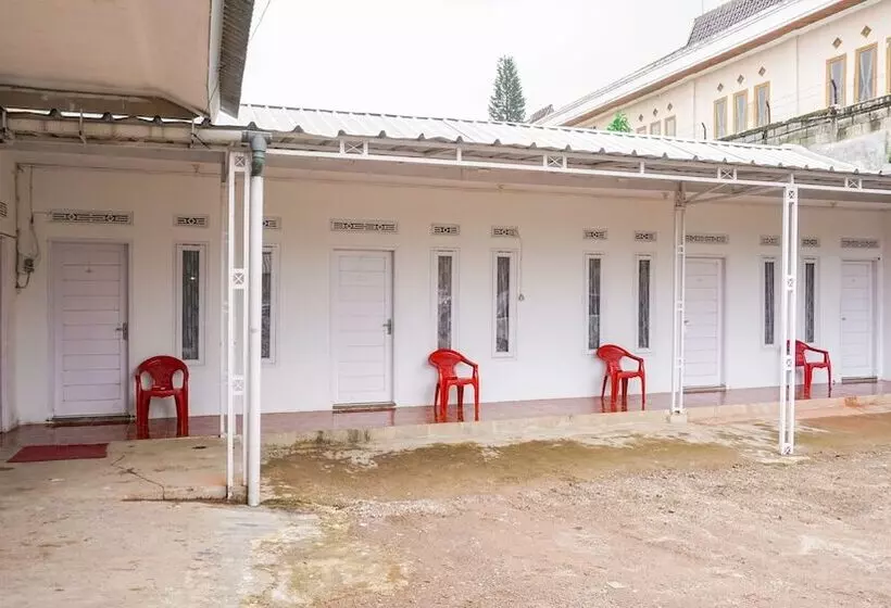 ユースホステル Cempaka Homestay By Oyo Rooms