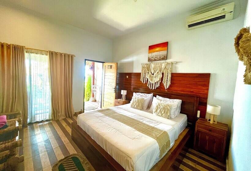 Albergue Coastal Inn