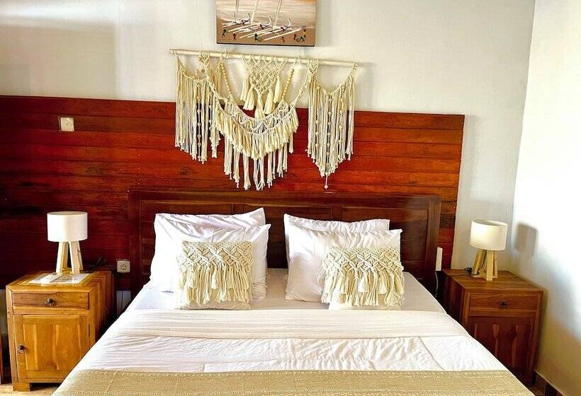 Albergue Coastal Inn