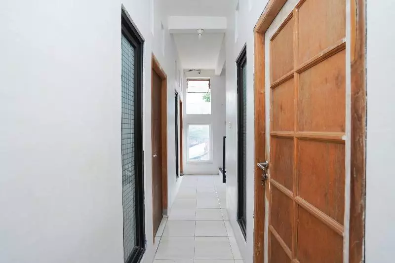 Alberg Spot On 2479 Berkah Residence Syariah