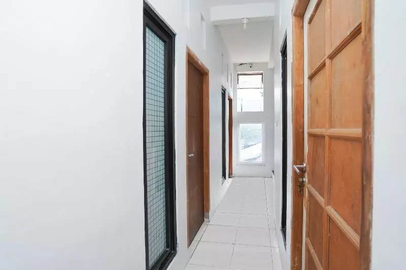 Alberg Spot On 2479 Berkah Residence Syariah