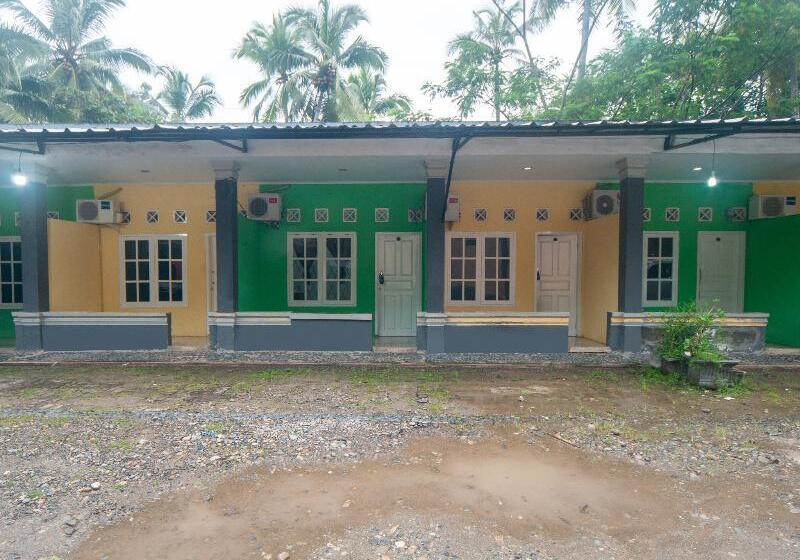 Общежитие Spot On 2501 Rendy Putra Malingping