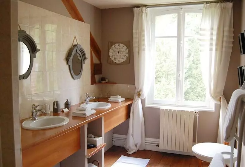 Aamiaismajoitus (B&B) Le Manoir Du Ménillet