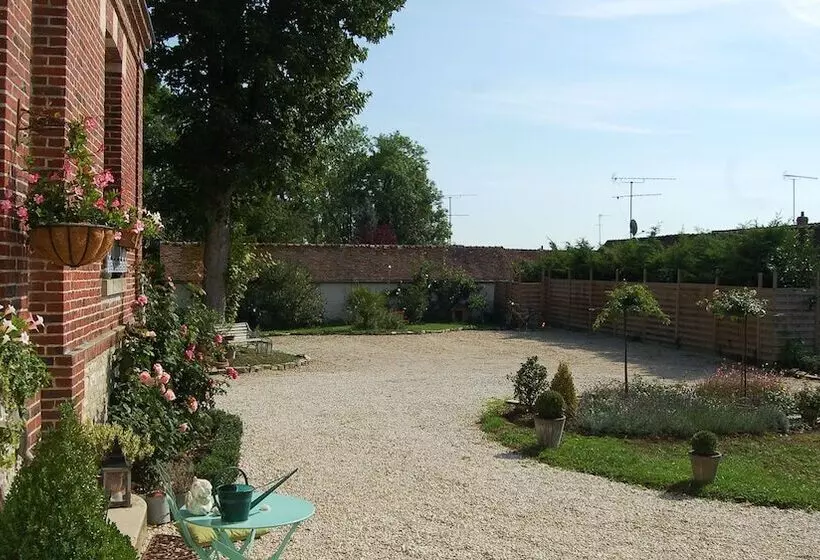 Aamiaismajoitus (B&B) Le Manoir Du Ménillet