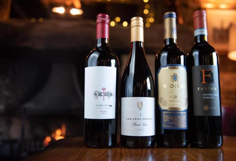 مبيت وإفطار The Talkhouse