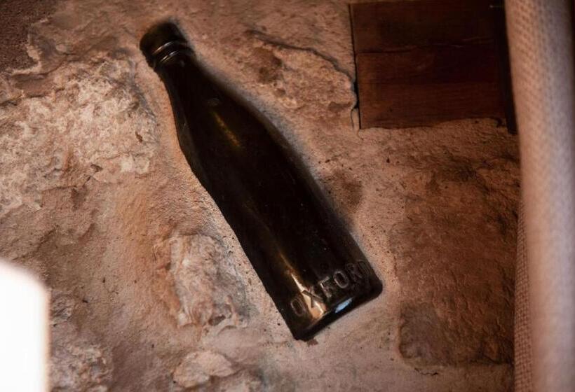 مبيت وإفطار The Talkhouse