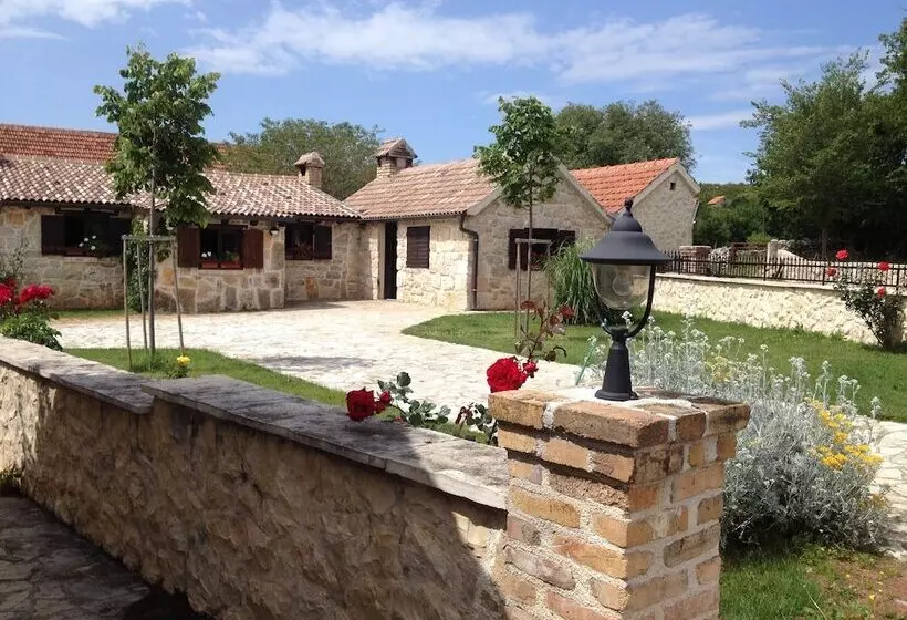 ホテル Camping Village Zrmanja