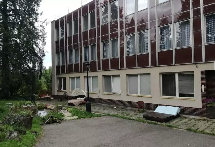 هتل Hláska