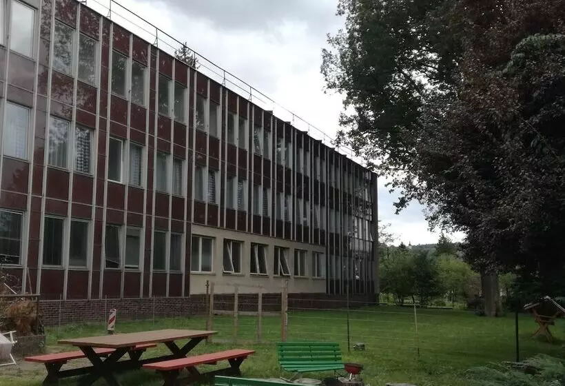 هتل Hláska