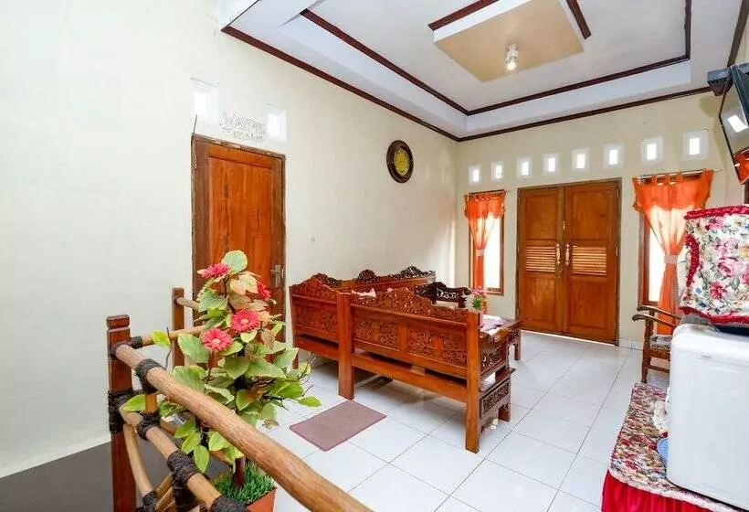 Hotelli Lisshaffa Homestay By Oyo Rooms