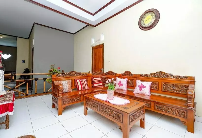 Hotelli Lisshaffa Homestay By Oyo Rooms