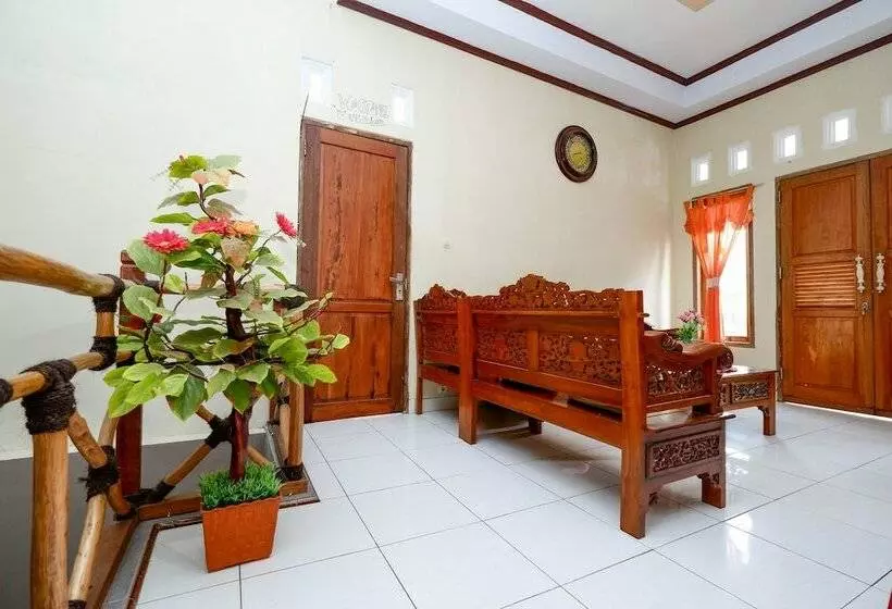 Hotelli Lisshaffa Homestay By Oyo Rooms