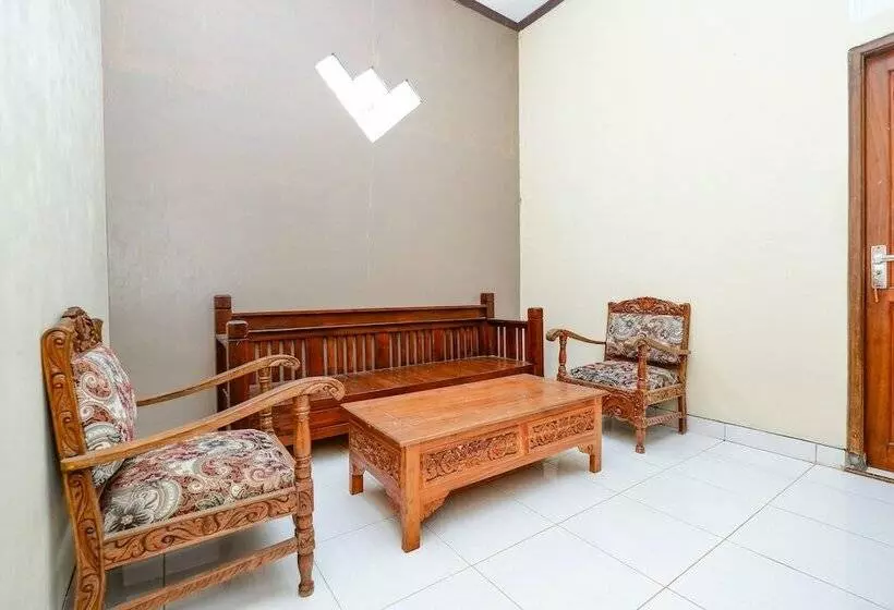 Hotelli Lisshaffa Homestay By Oyo Rooms