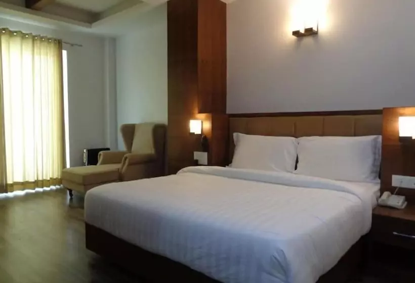 هتل Splendour Clarks Inn
