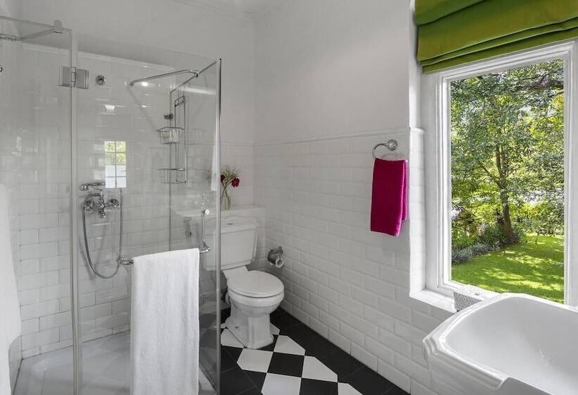 Отель Taylors Hill Boutique