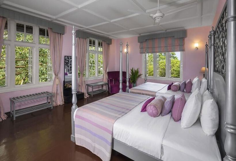 Отель Taylors Hill Boutique