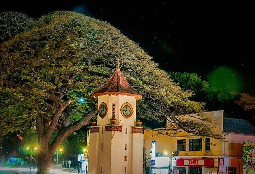 Отель Taylors Hill Boutique