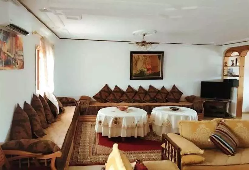 Majatalo Titrite De L'atlas