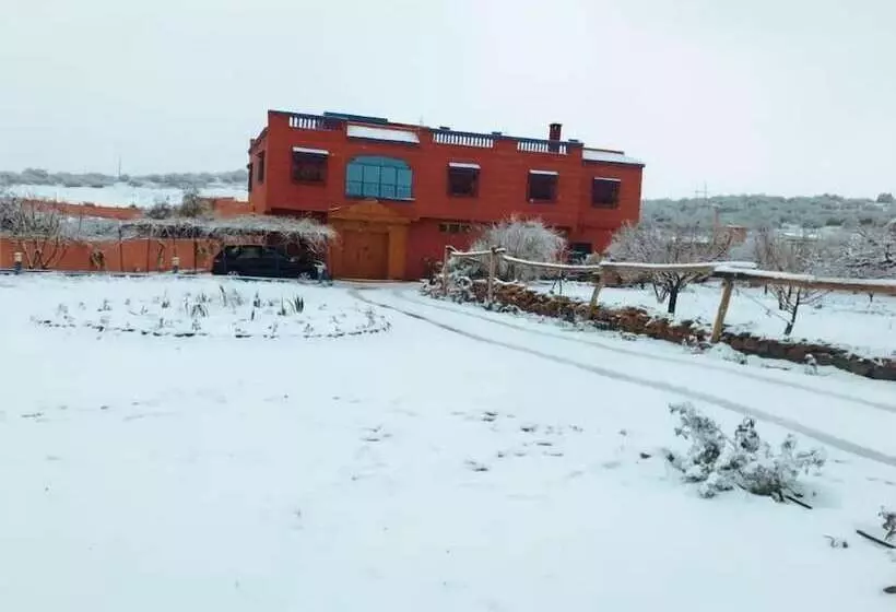 Majatalo Titrite De L'atlas