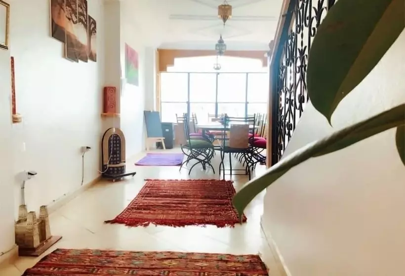 Majatalo Titrite De L'atlas