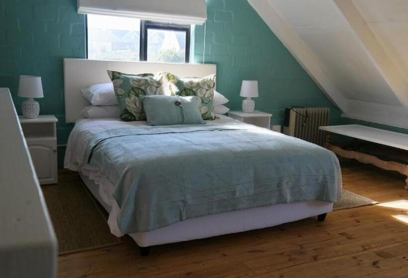 بنسيون West Coast Seaside Getaway