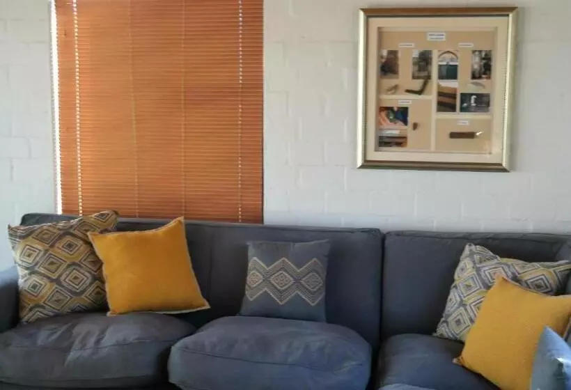 Majatalo West Coast Seaside Getaway