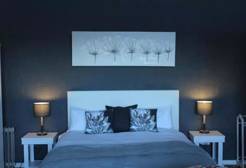 Majatalo West Coast Seaside Getaway