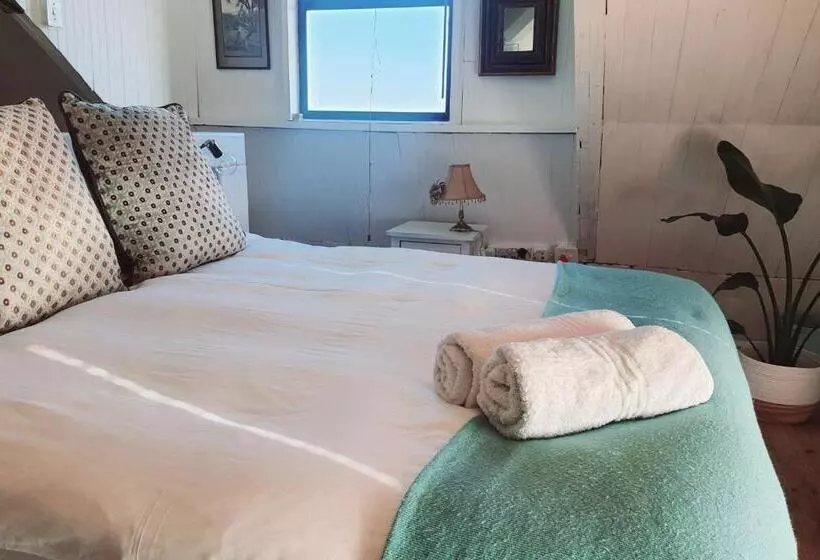 Majatalo West Coast Seaside Getaway