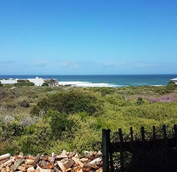 Majatalo West Coast Seaside Getaway