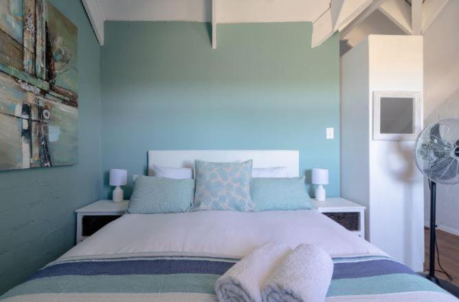 بنسيون West Coast Seaside Getaway