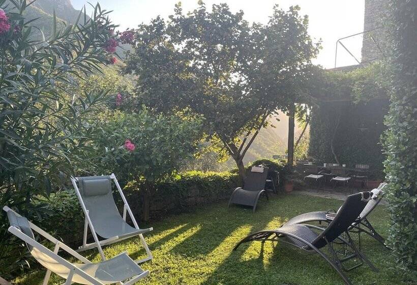 レジデンス Stunning Medieval Mountain Retreat With Pool