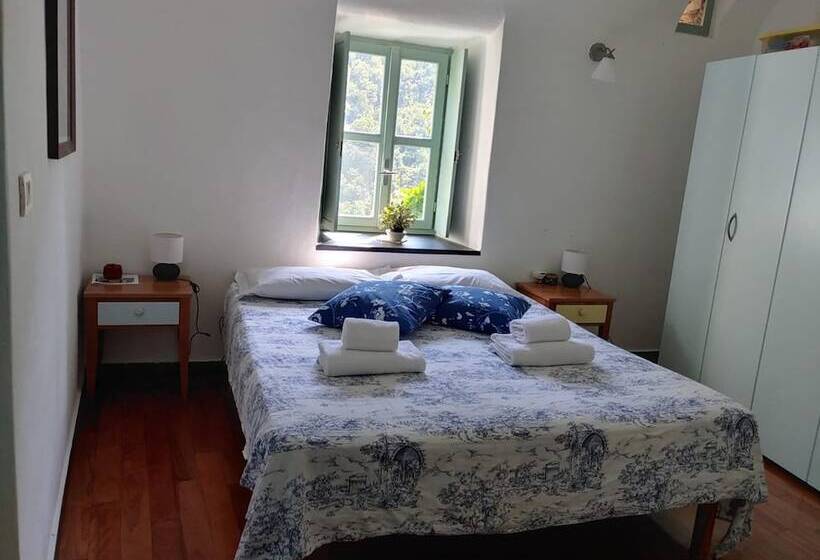 レジデンス Stunning Medieval Mountain Retreat With Pool