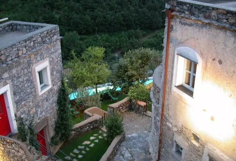 Residenssi Stunning Medieval Mountain Retreat With Pool