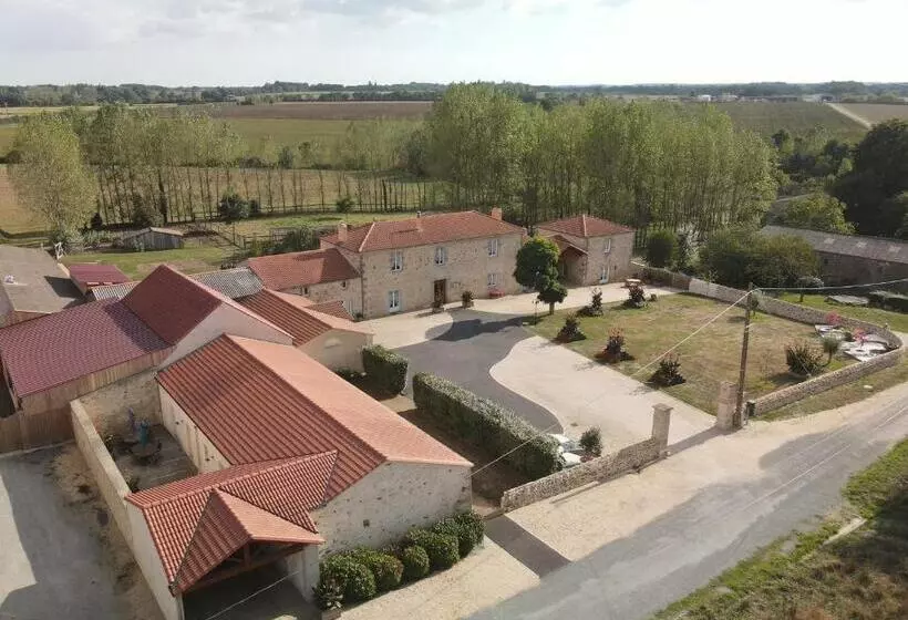 Aamiaismajoitus (B&B) Le Logis Du Château