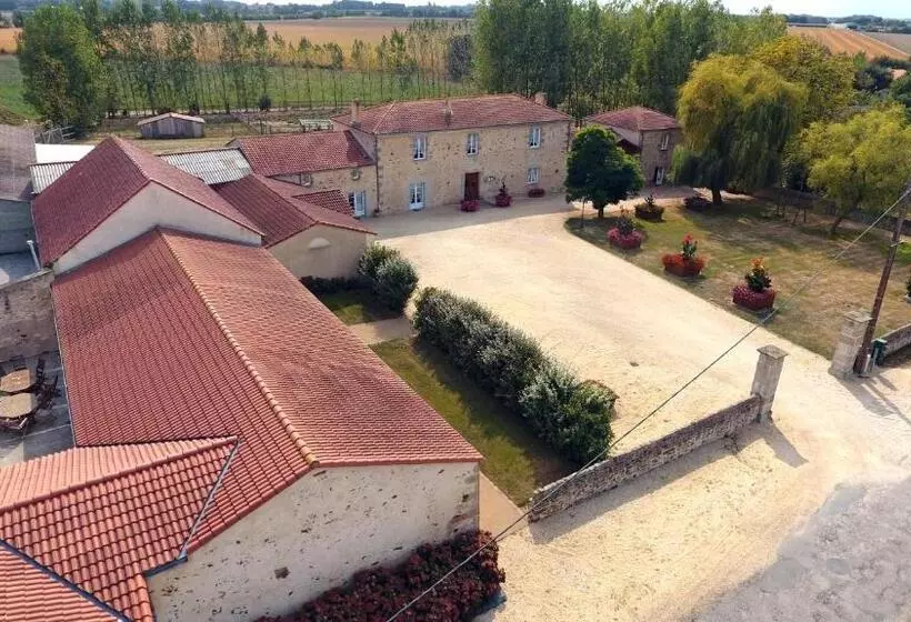 Aamiaismajoitus (B&B) Le Logis Du Château