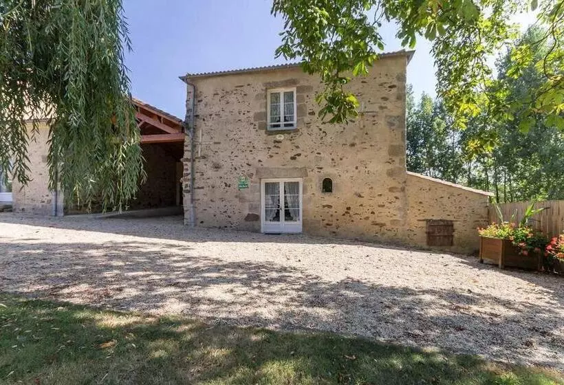 Aamiaismajoitus (B&B) Le Logis Du Château