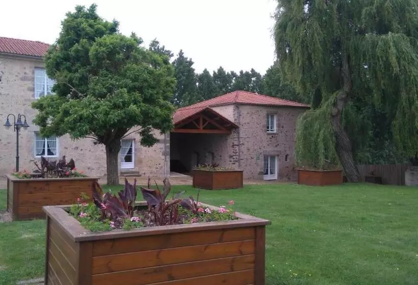 Aamiaismajoitus (B&B) Le Logis Du Château